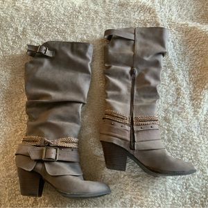 Women’s Jellypop Manuela Taupe Hooded Slouch Boot. 7